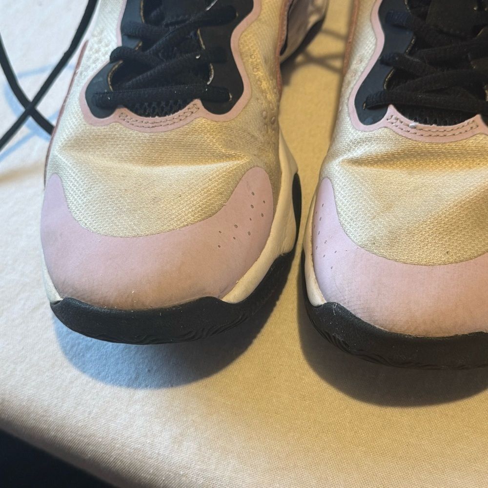 NIKE Men Size 10.5 FLY BY MID 3 pearl
White DD9311-200 Athletic Basketball
Shoes - Picture 9 of 11